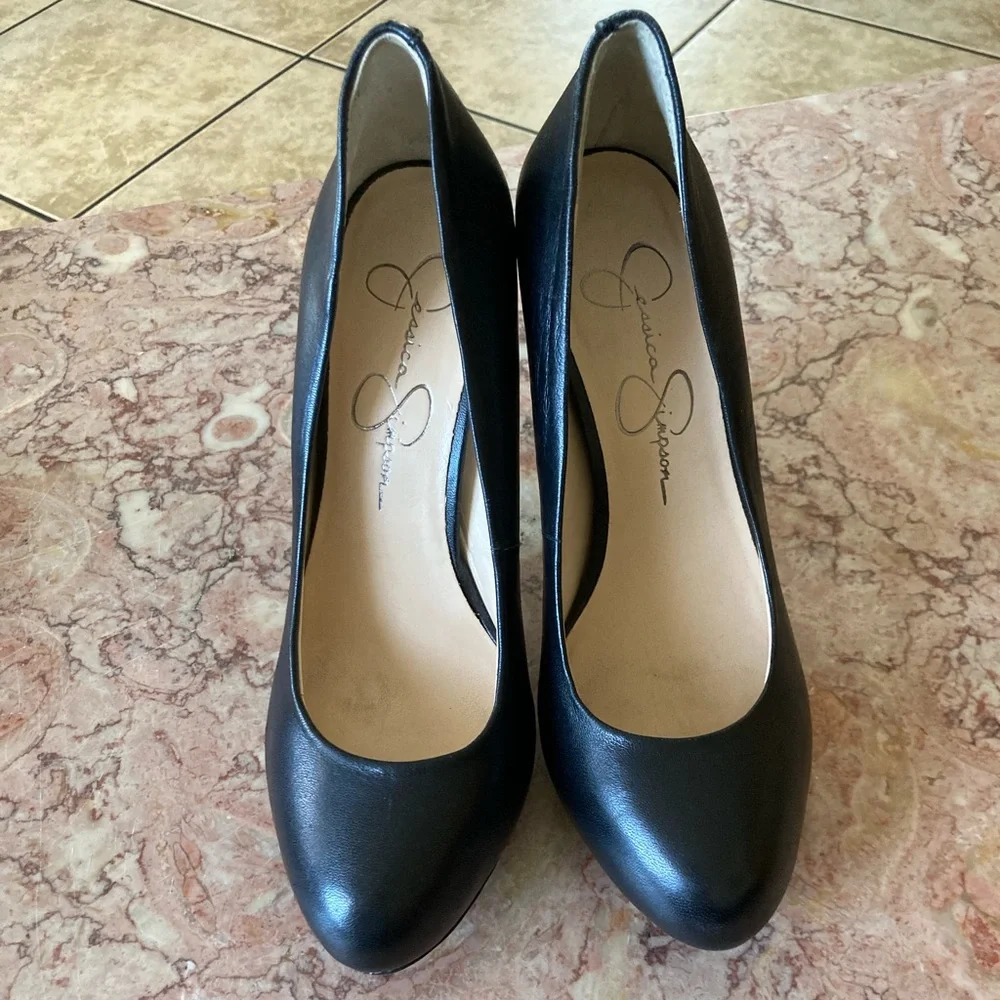 Black high heels by Jessica Simpson